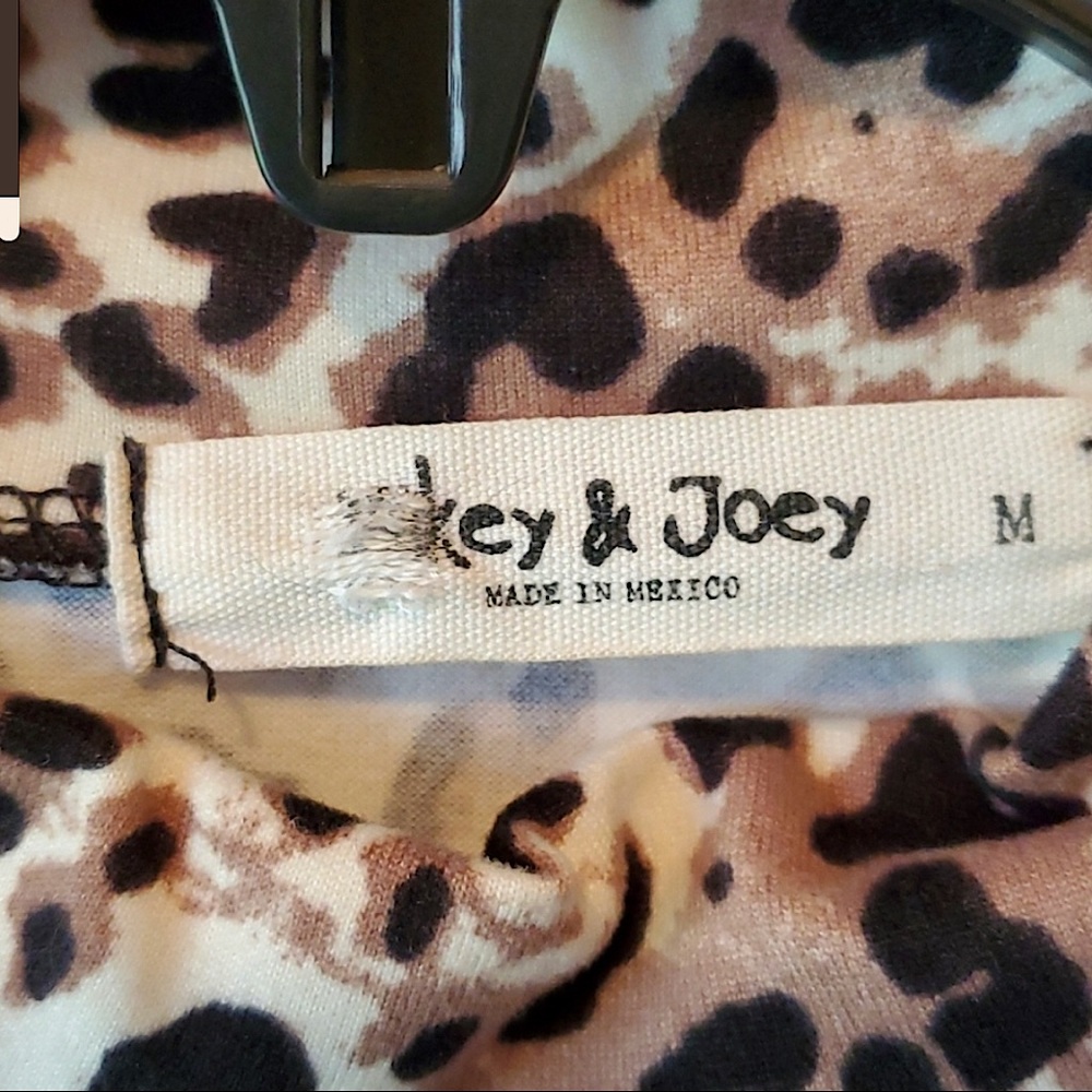 Mikey & Joey Leopard Print Long-Sleeved Cropped T… - image 5